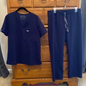 Figs Navy Blue Medium scrub set